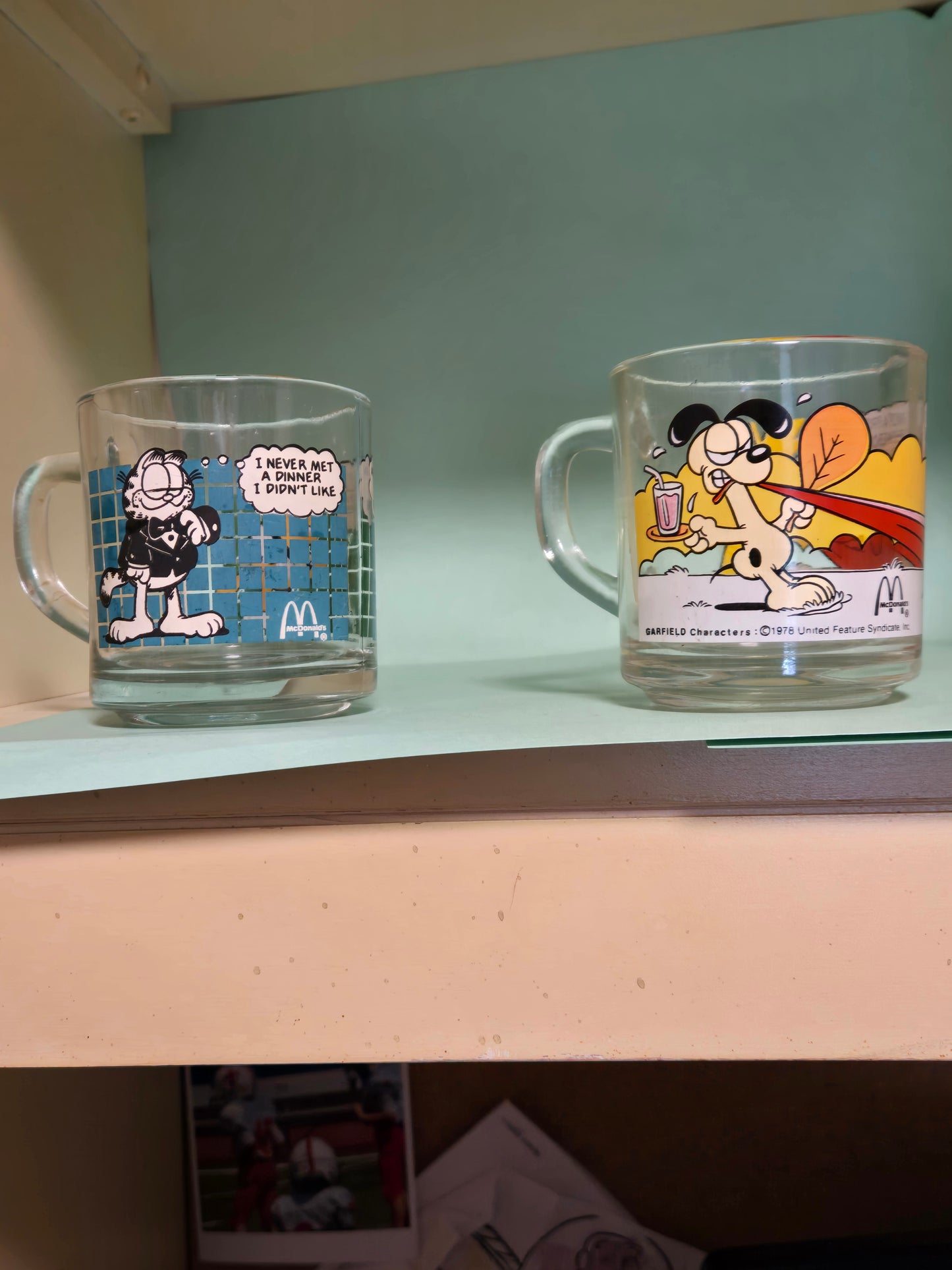 5 McDonald Garfield mugs.