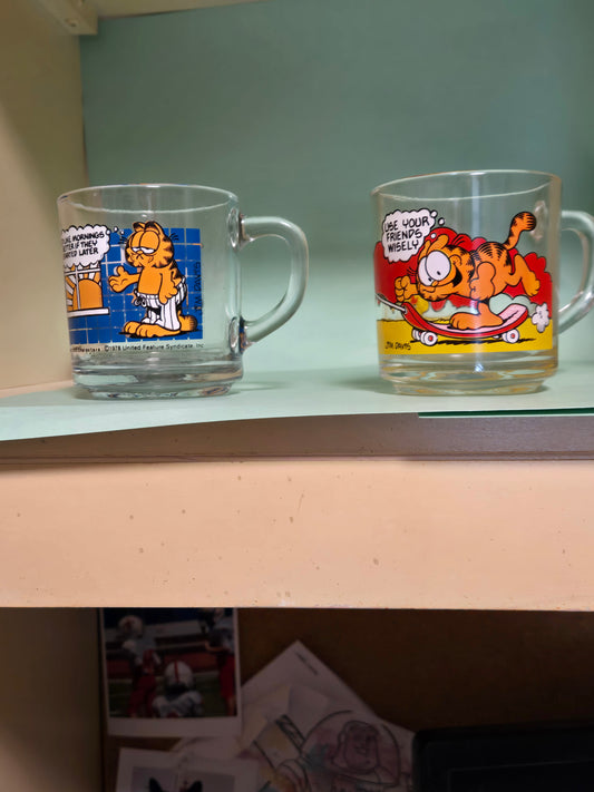 5 McDonald Garfield mugs.